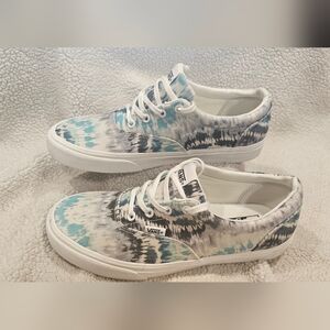 Vans Women’s 9.5 Tie-Dye Canvas Low Tops | Blue Ikat Pattern